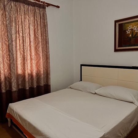 Hostel Grande House Tirana Exterior foto