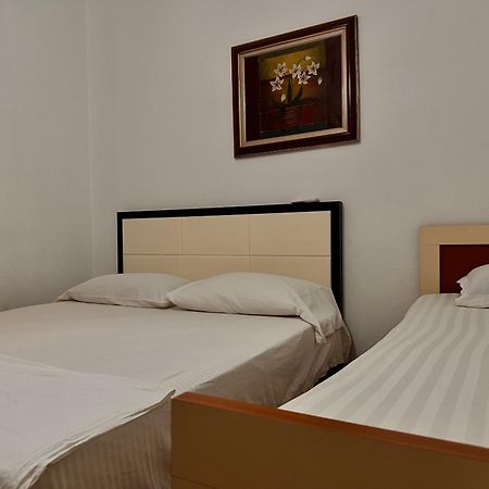 Hostel Grande House Tirana Exterior foto