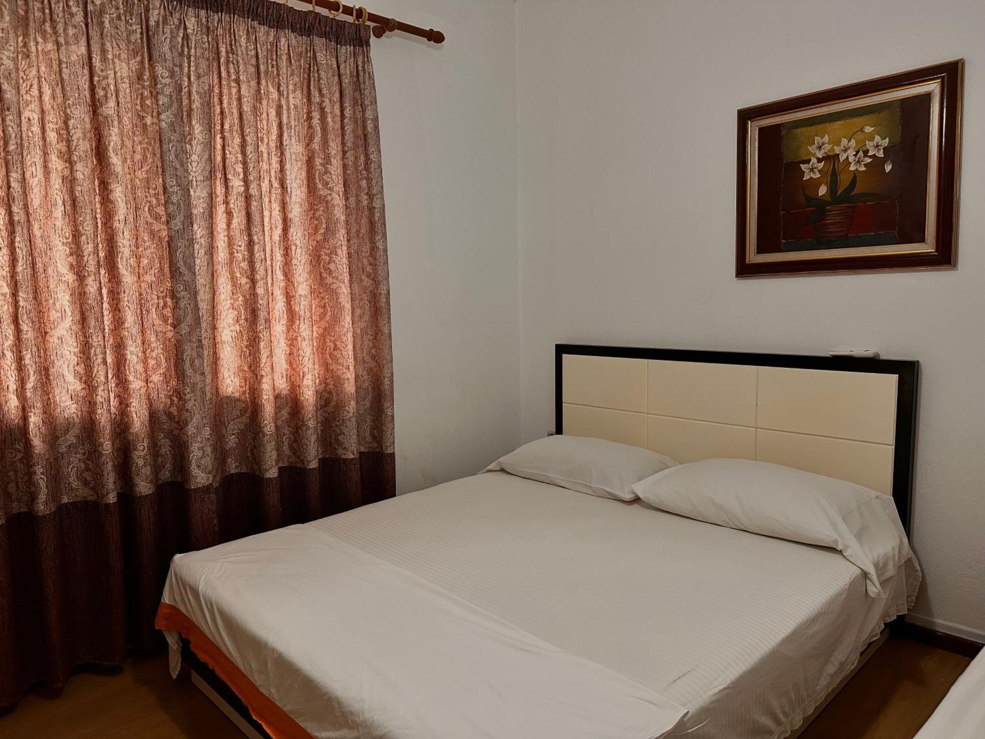 Hostel Grande House Tirana Exterior foto