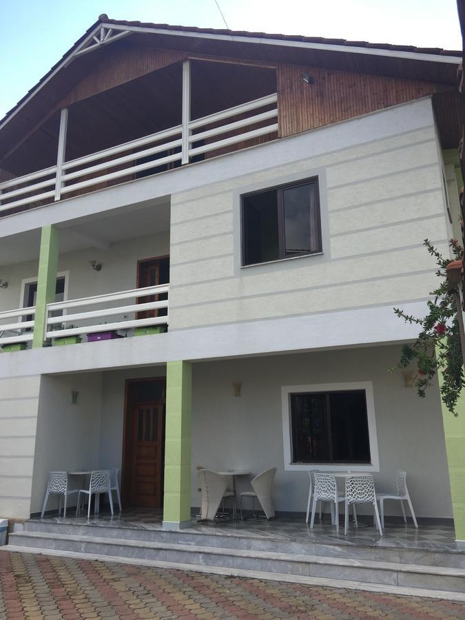 Hostel Grande House Tirana Exterior foto